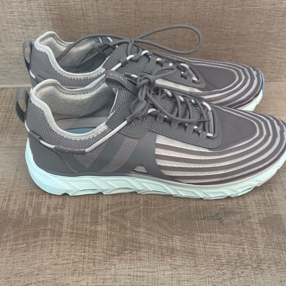 Vionic Fortune Charcoal and Light Green Athletic Shoes 9.5 Excellent